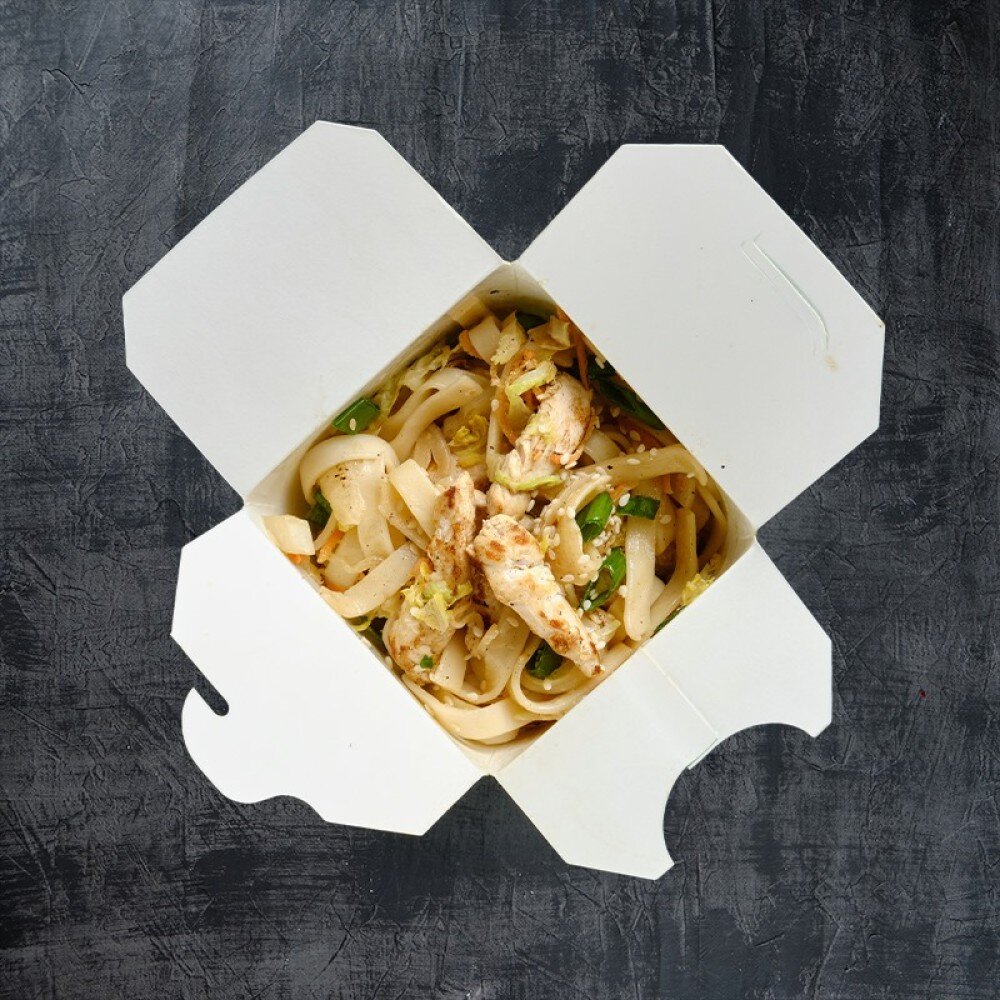 Вок сливочный с курицей