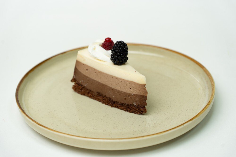 Пирожное три шоколада