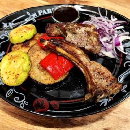 Каре ягненка на мангале