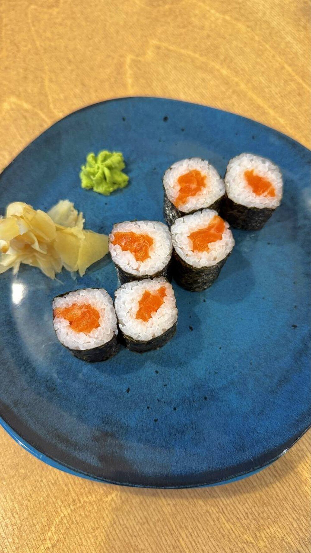 Маки ролл лосось