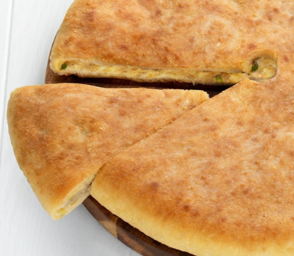 Осетинский пирог с курицей и сыром