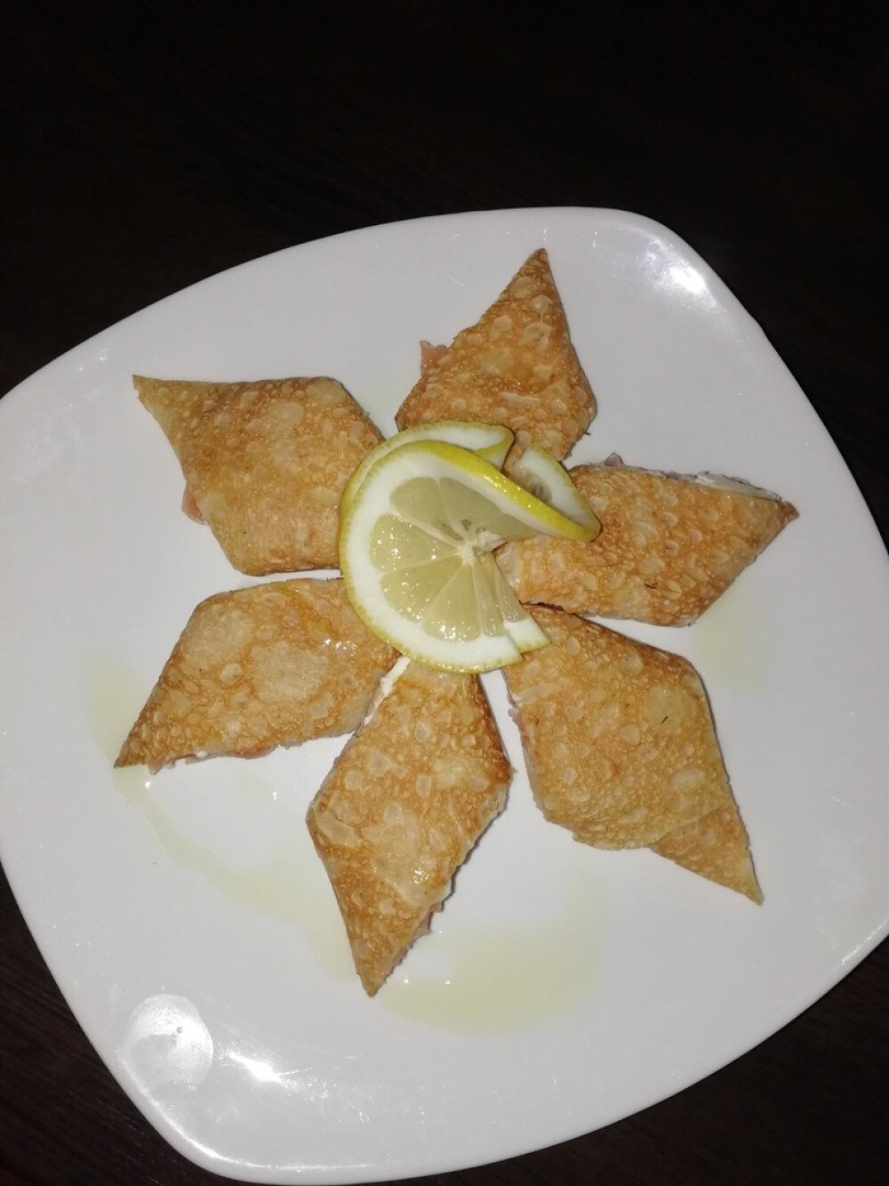 Блинчики с лососем и сливочным сыром.