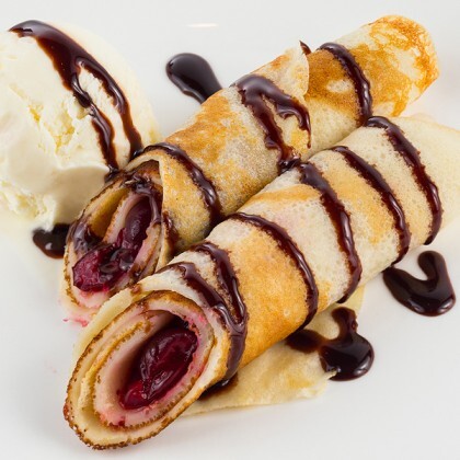 Блинчики с вишней и шоколадом