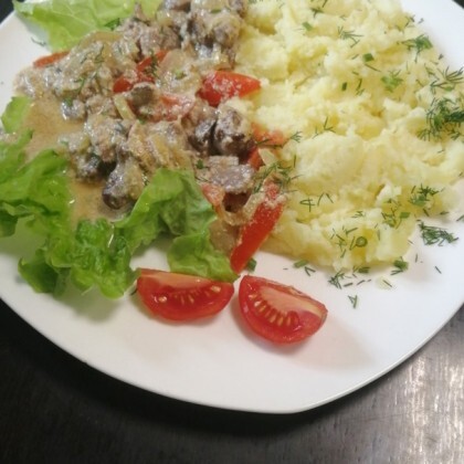 Куриная печень с картофельным пюре