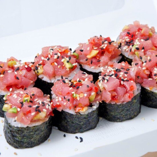 Ролл с тунцом и лососем