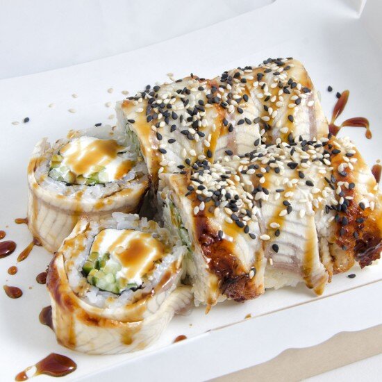 Ролл «Филадельфия» с угрем