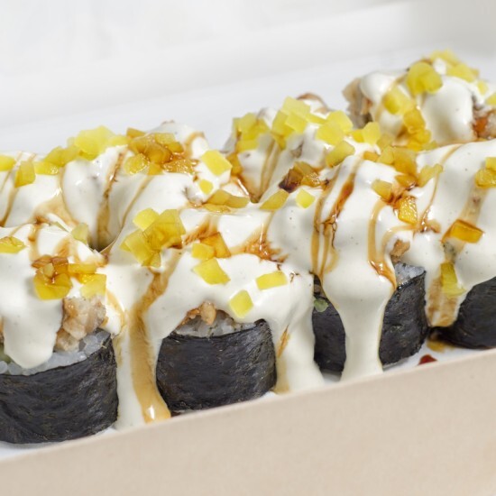 Ролл сливочный с угрем и такуаном