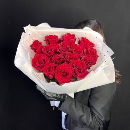 Роза Эквадор 15 роз в букете