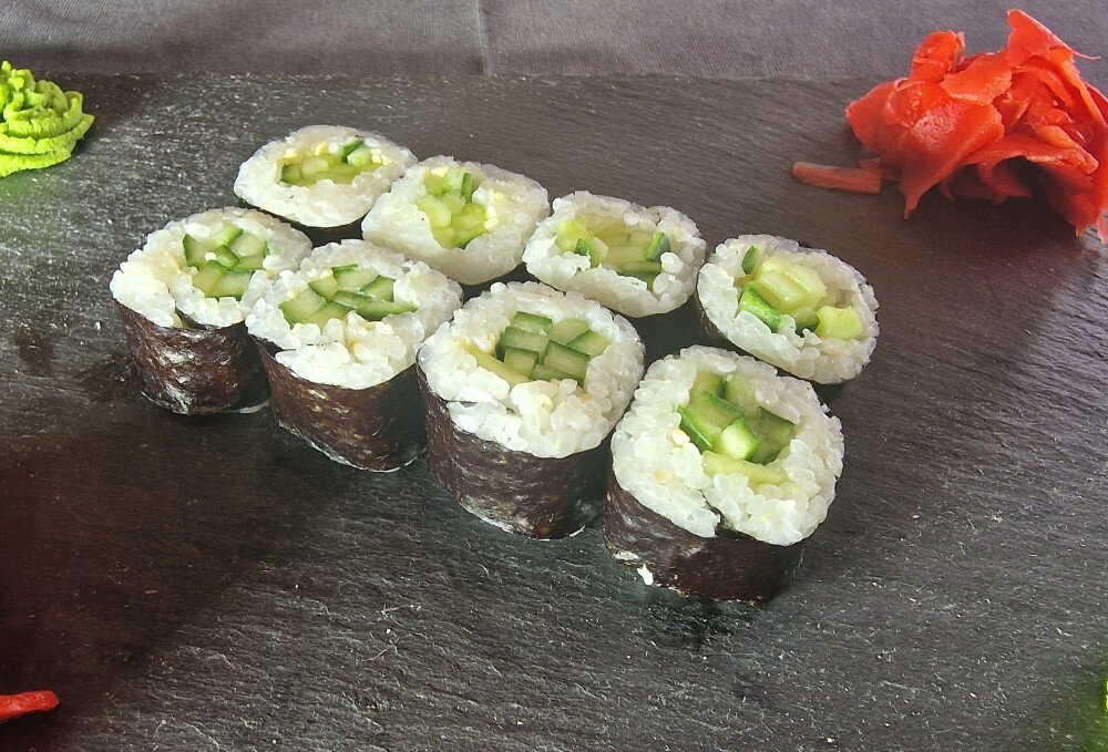 Маки с огурцом с доставкой