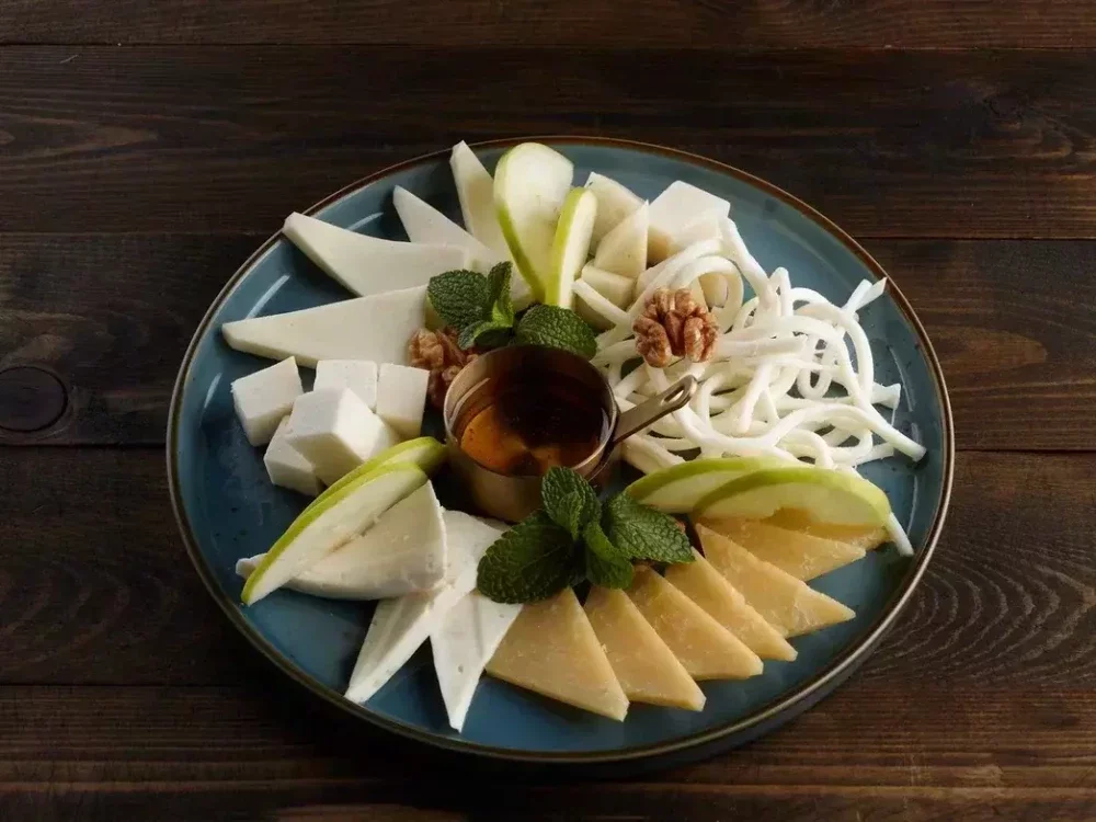 Ассорти фирменных сыров