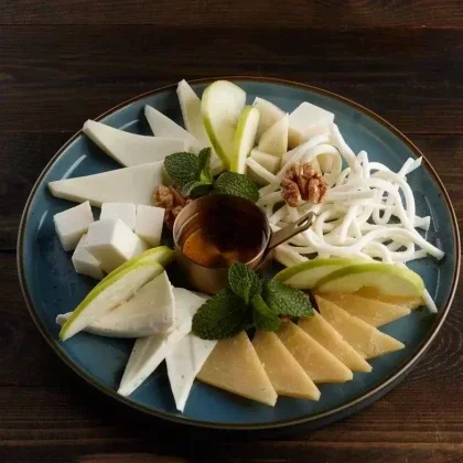 Ассорти фирменных сыров