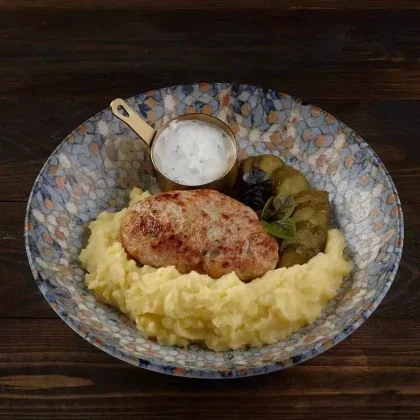 Котлета куриная с картофельным пюре