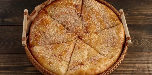 Хачапури с зеленью и сыром