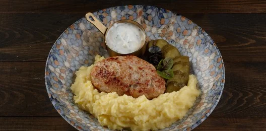 Котлета куриная с картофельным пюре