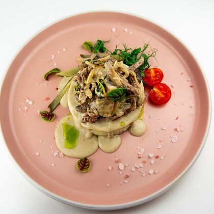 Бефстроганов из филе телятины с картофельным пюре