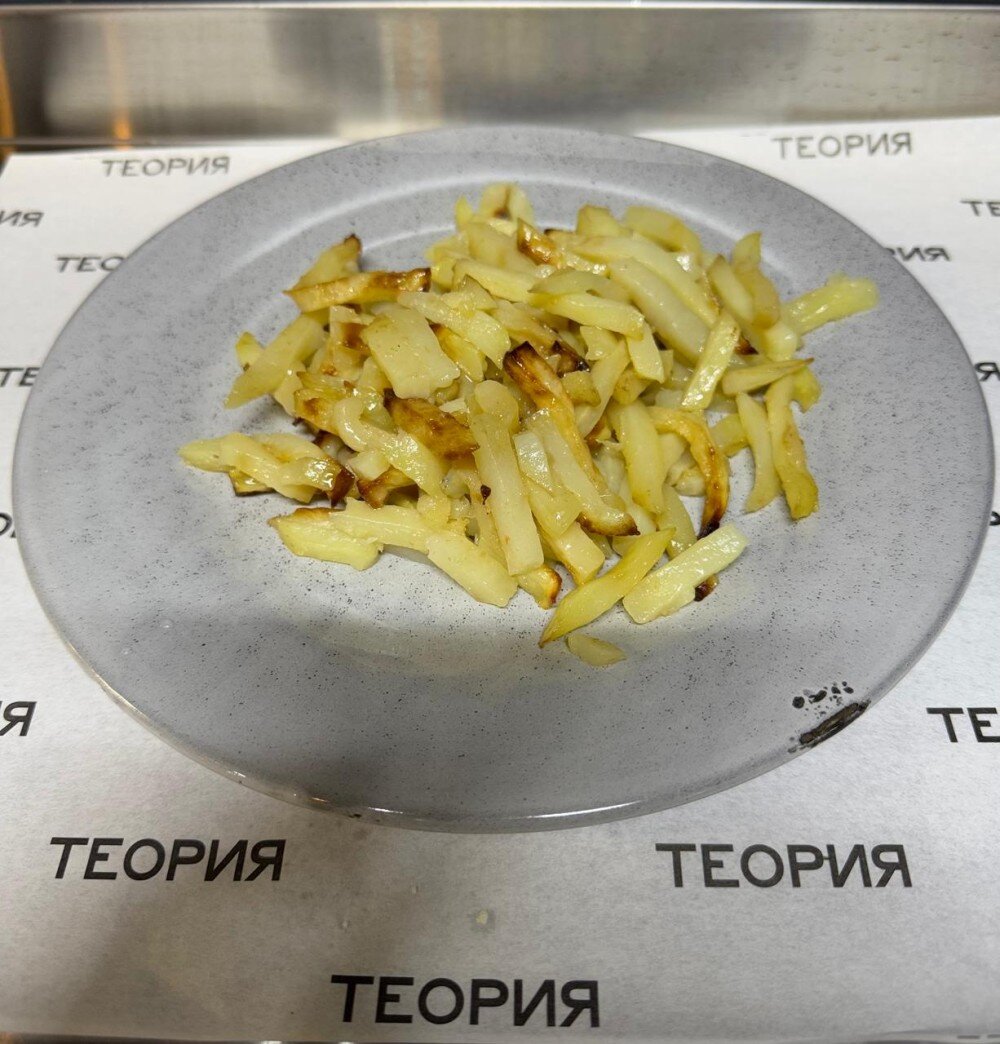 Картофель жаренный с луком