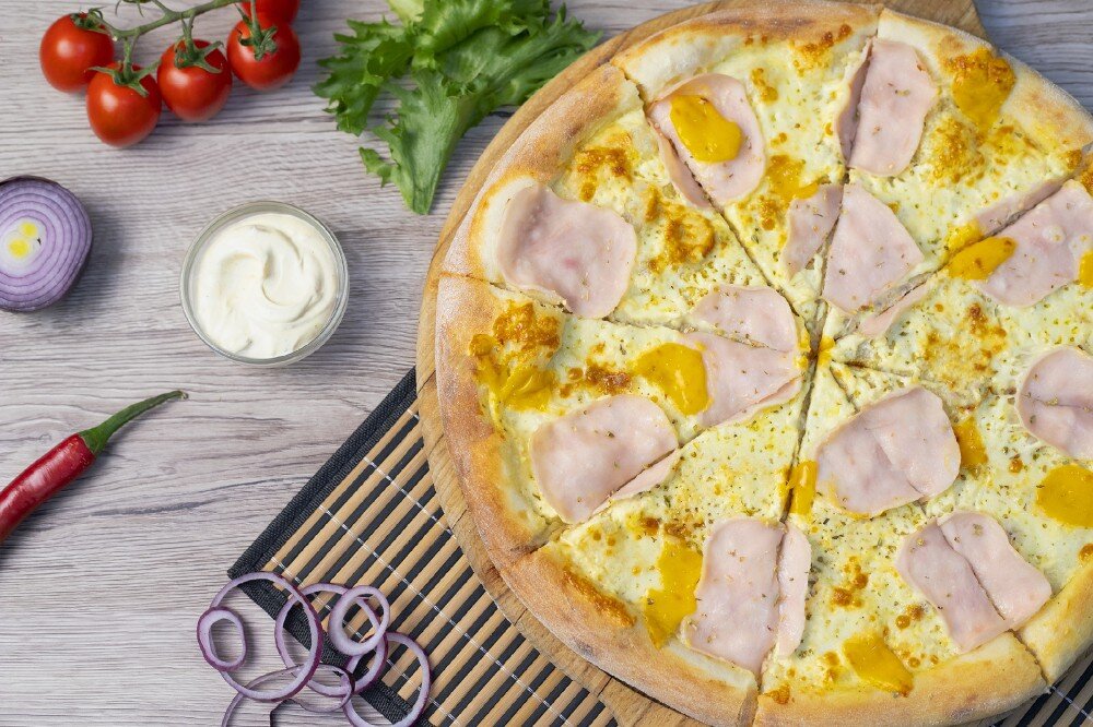 Пицца с ветчиной 30 см/490 г