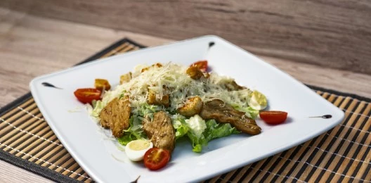 Салат "Цезарь" с курицей
