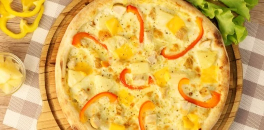 Пицца "Гавайская" с ананасами 40 см/1150 г