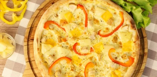 Пицца "Гавайская" с ананасами 33 см/740 г