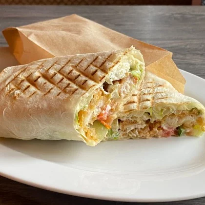 Сырный цезарь-ролл со стрипсами  320 г