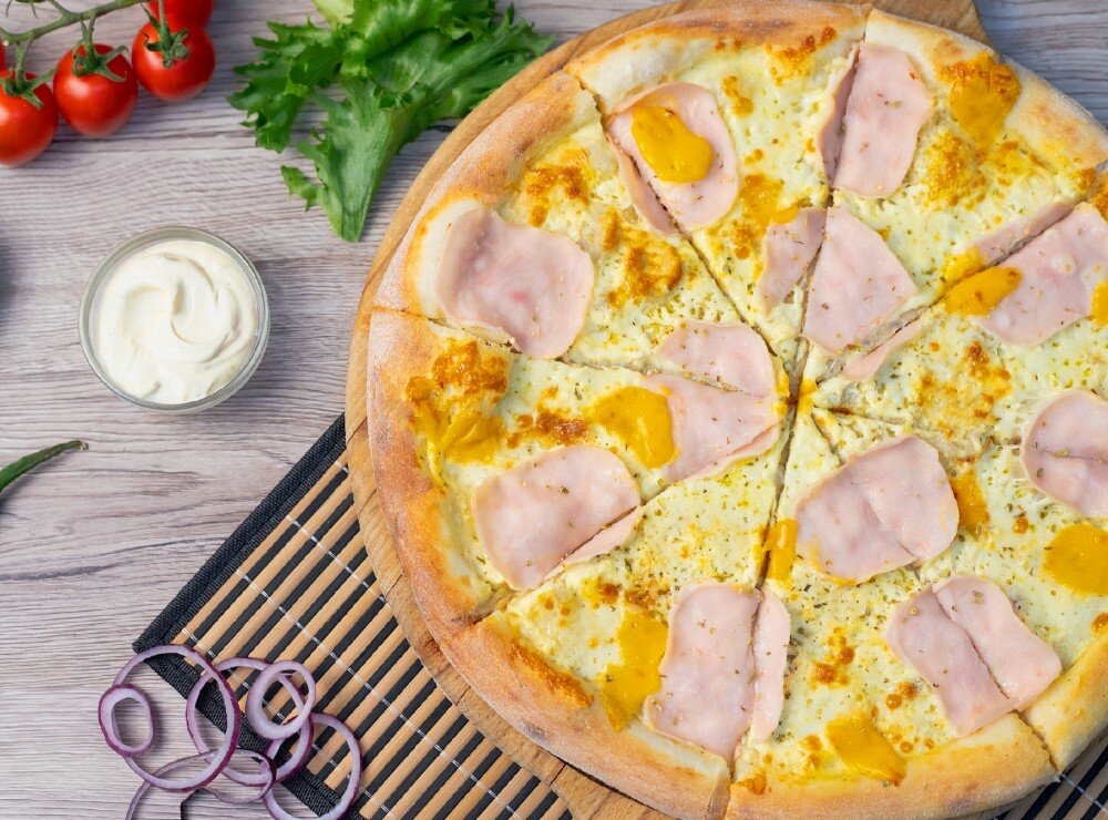 Пицца с ветчиной 40 см/930 г