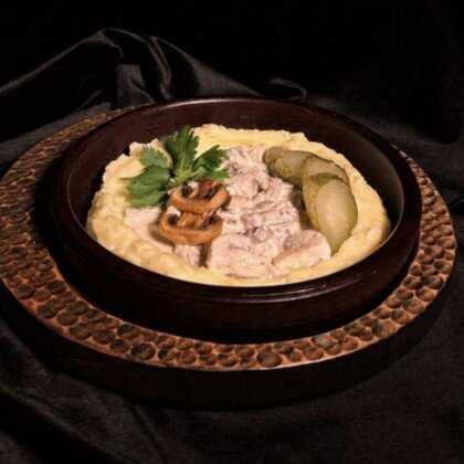 Бефстроганов с картофельным пюре