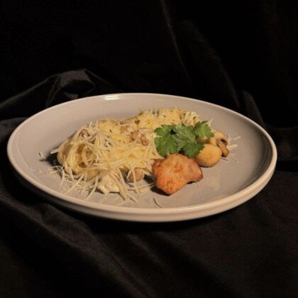 Паста с курицей и грибами