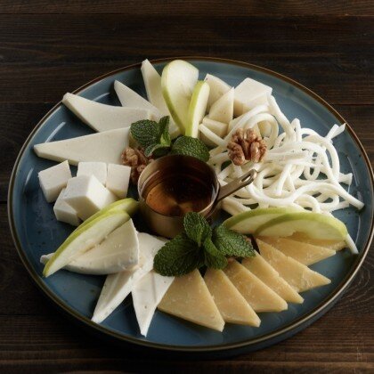 Ассорти фирменных сыров