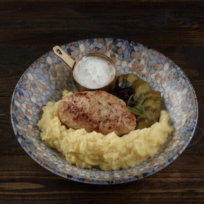 Котлета куриная с картофельным пюре