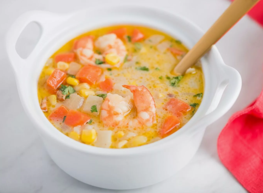 Бульон с кукурузой и креветками