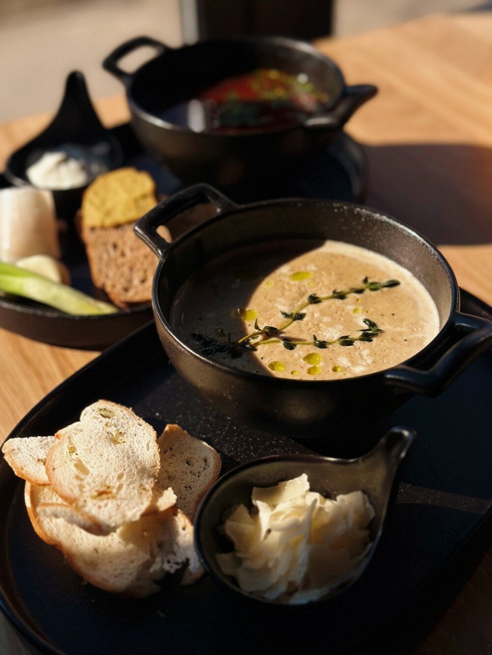 Крем-суп грибной с сыром и гренками