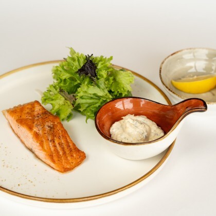 Форель на гриле с соусом тартар