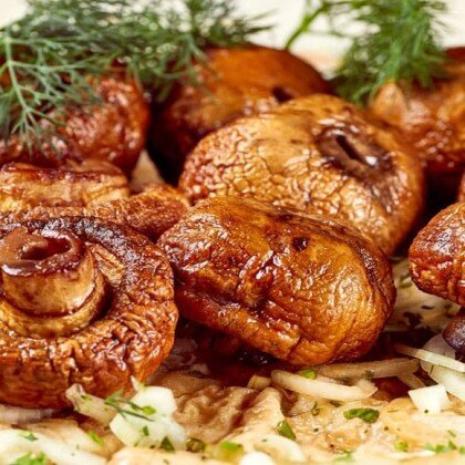 Грибы шампиньоны на мангале