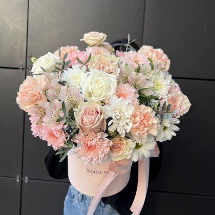 Цветы в шляпной коробке , размер XL