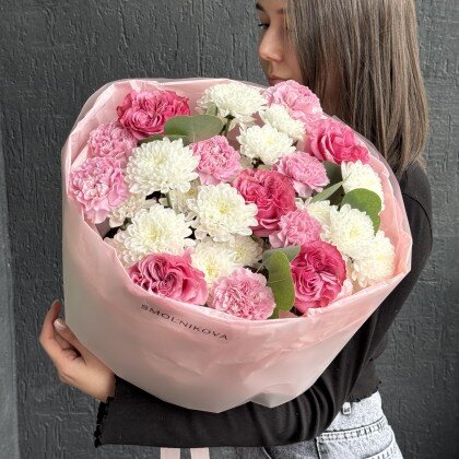 Красивый букет с кустовыми розами для моей самой самой 😍