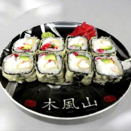 Ролл темпура с креветкой и авокадо