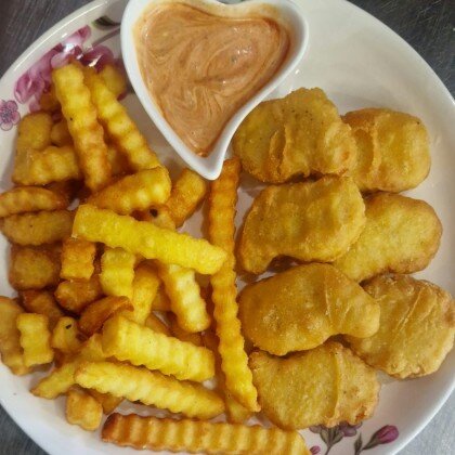 Куриные наггетсы и картофел фри