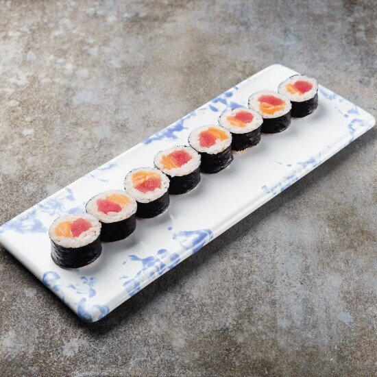 Маки ролл лосось-тунец