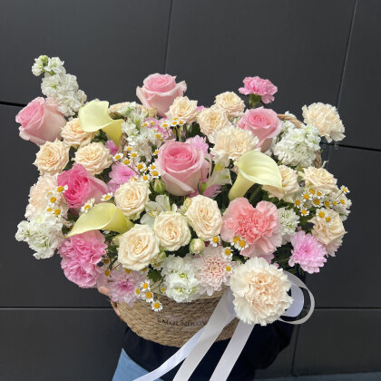 Большая корзина цветов