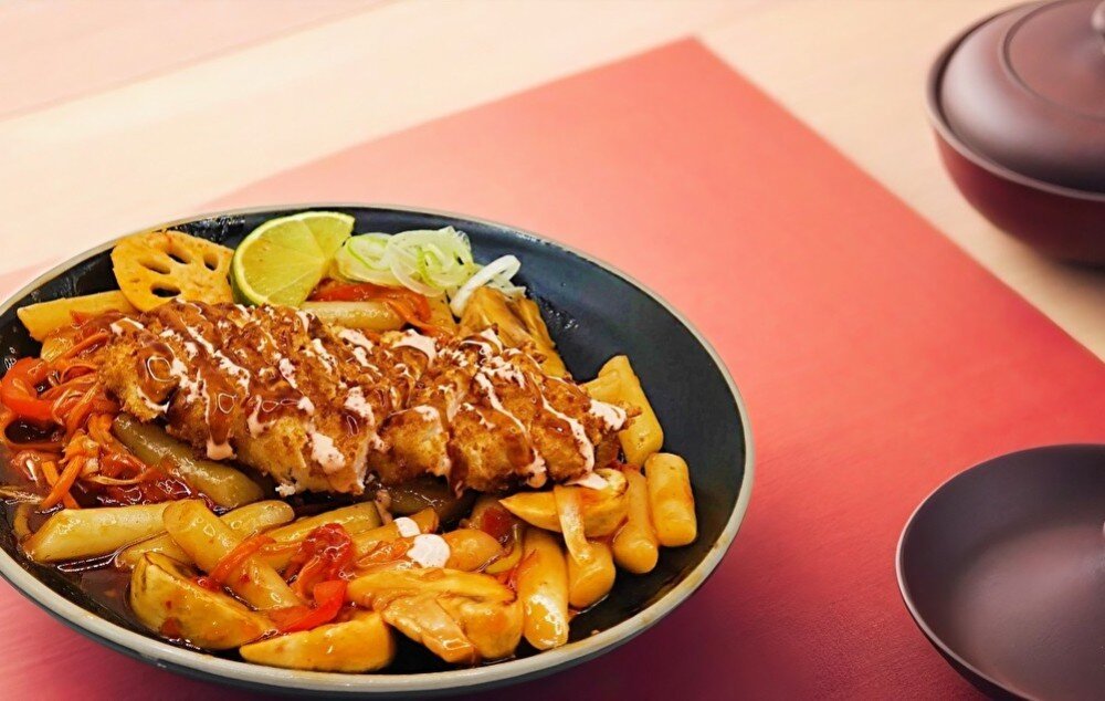 Токпокки с курицей Кацу