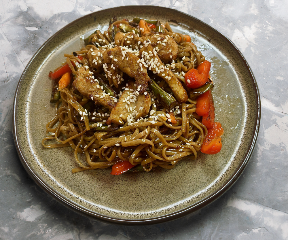 Wok со свининой по-азиатски