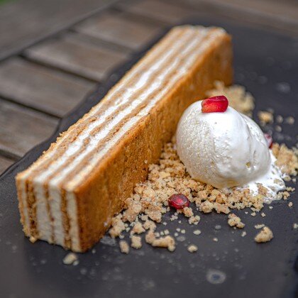 Медовик с грецким орехом