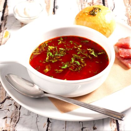 Борщ с пампушками и салом