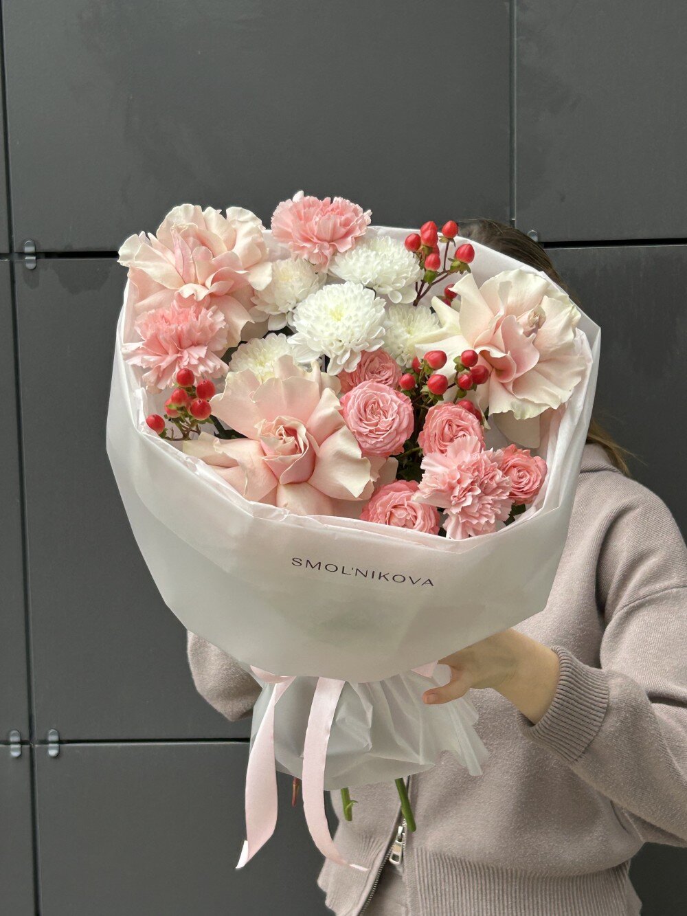 Яркий букет с французскими розами 💕