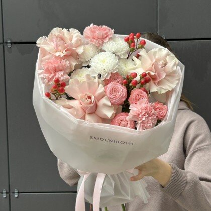 Яркий букет с французскими розами 💕