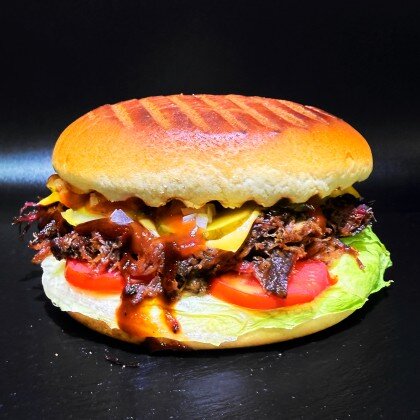 Бургер с рваной говядиной