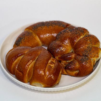 Булочка с абрикосом