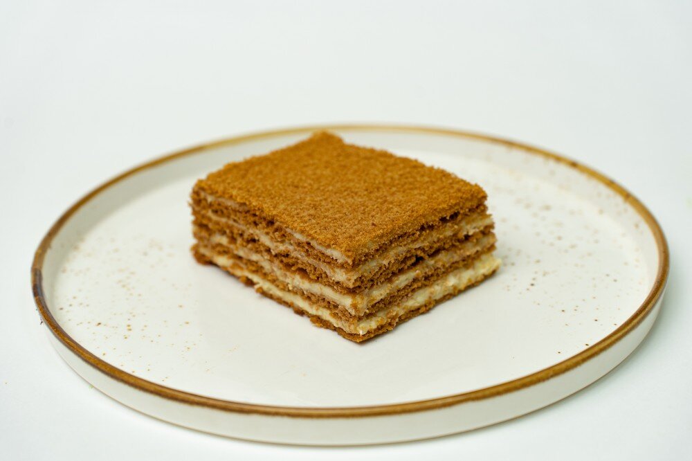 Пирожное Медовик