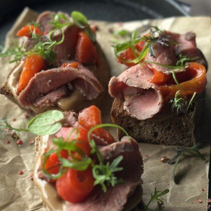 Брускетта с ростбифом